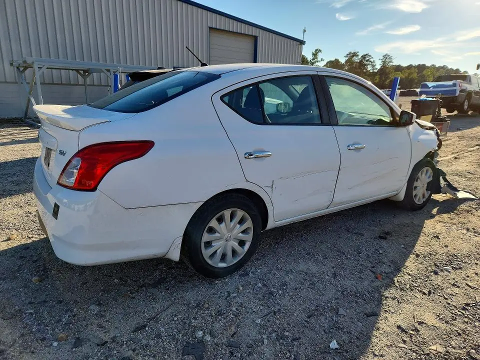2016 NISSAN VERSA 1.6 SV  