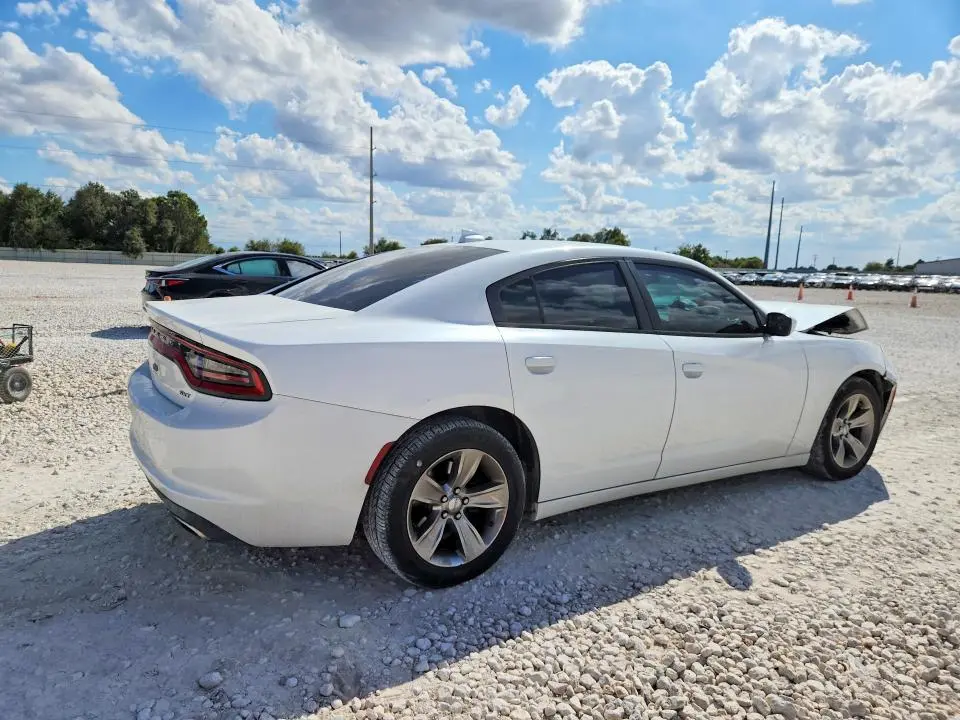 2015 DODGE CHARGER SXT  
