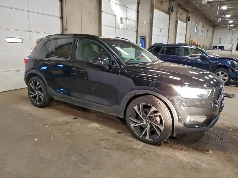 2021 VOLVO XC40 T5 R-DESIGN  
