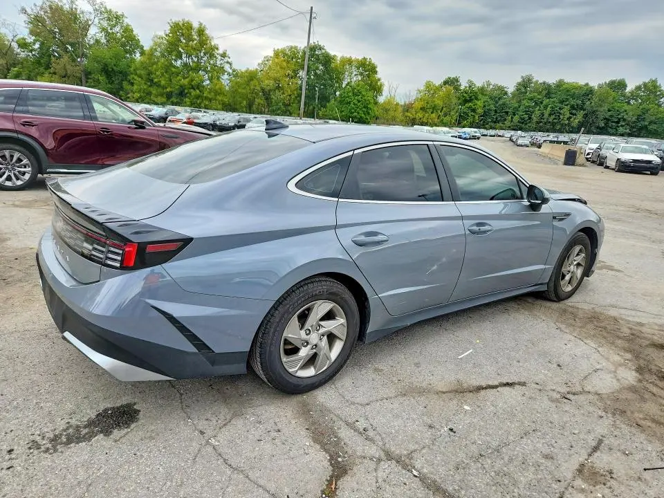 2025 HYUNDAI SONATA SE  