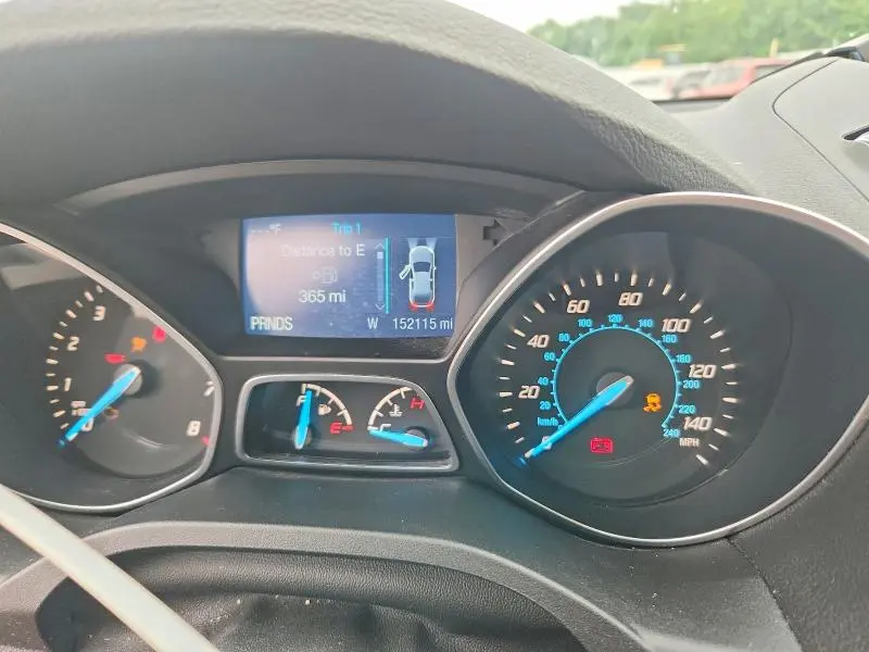 2015 FORD ESCAPE SE  