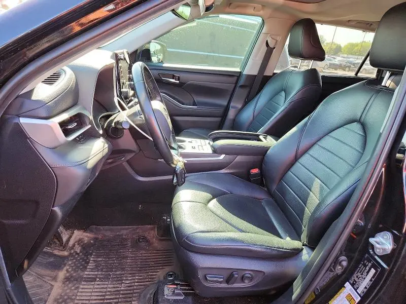 2020 TOYOTA HIGHLANDER XLE  