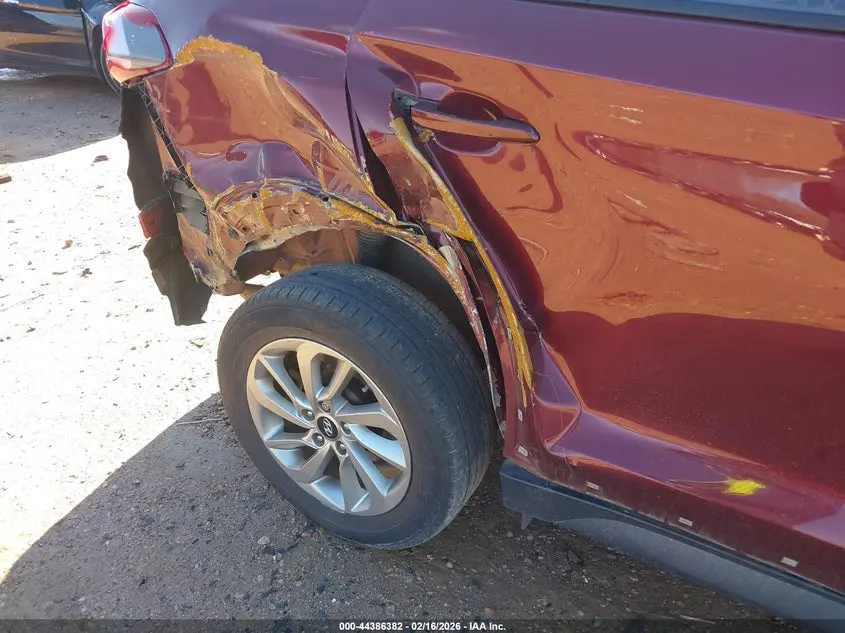 2016 HYUNDAI TUCSON SE