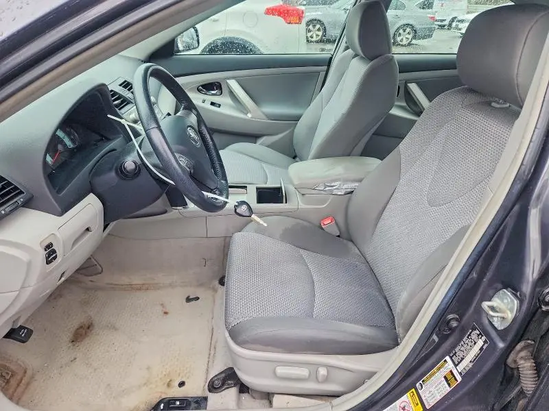 2011 TOYOTA CAMRY SE  