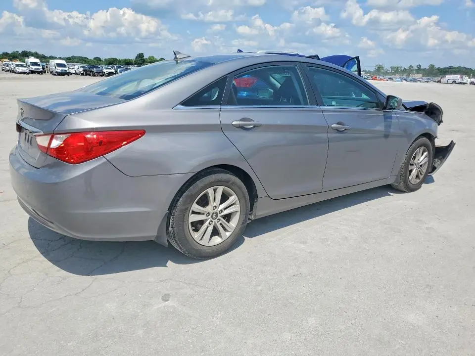 2011 HYUNDAI SONATA GLS  