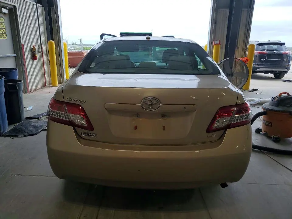 2010 TOYOTA CAMRY LE  