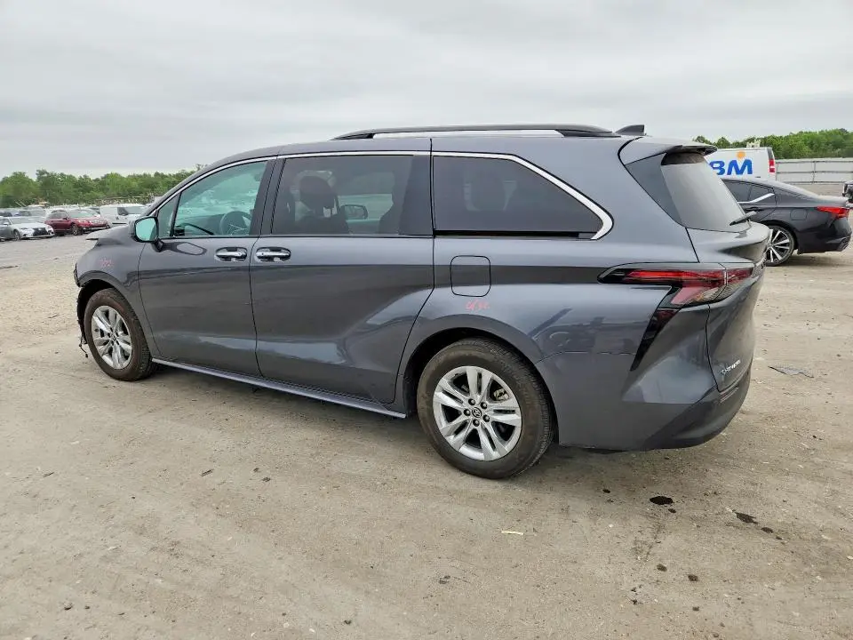 2025 TOYOTA SIENNA XLE 7-PASSENGER  