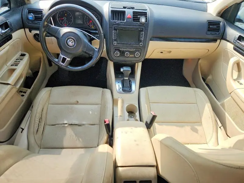 2010 VOLKSWAGEN JETTA SE  