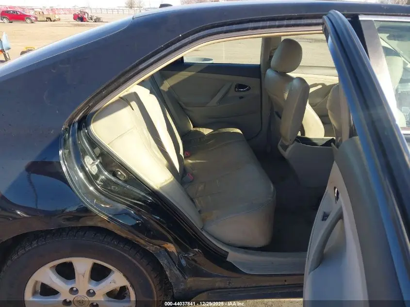 2010 TOYOTA CAMRY LE