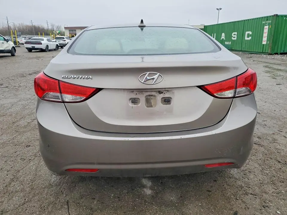 2013 HYUNDAI ELANTRA GLS  