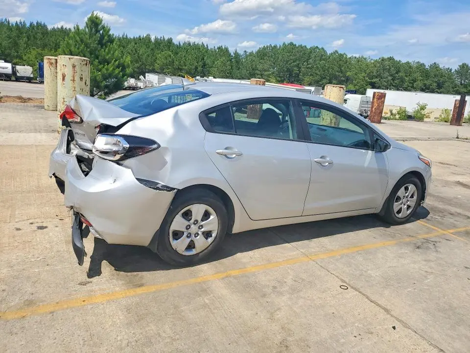2017 KIA FORTE LX  