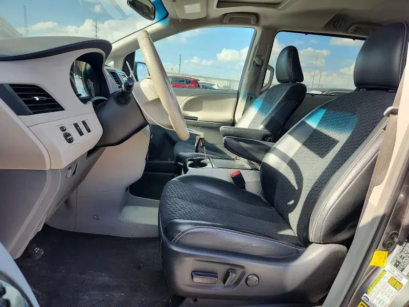 2013 TOYOTA SIENNA SPORT  