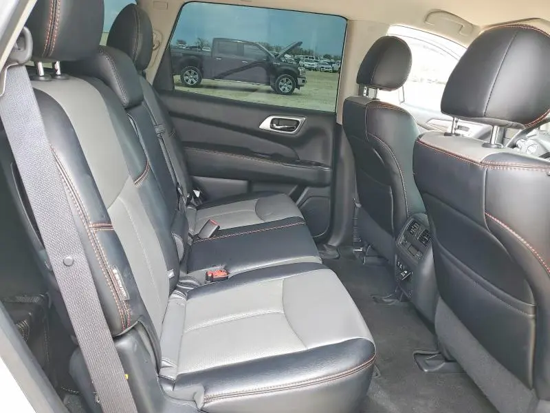 2019 NISSAN PATHFINDER SL  