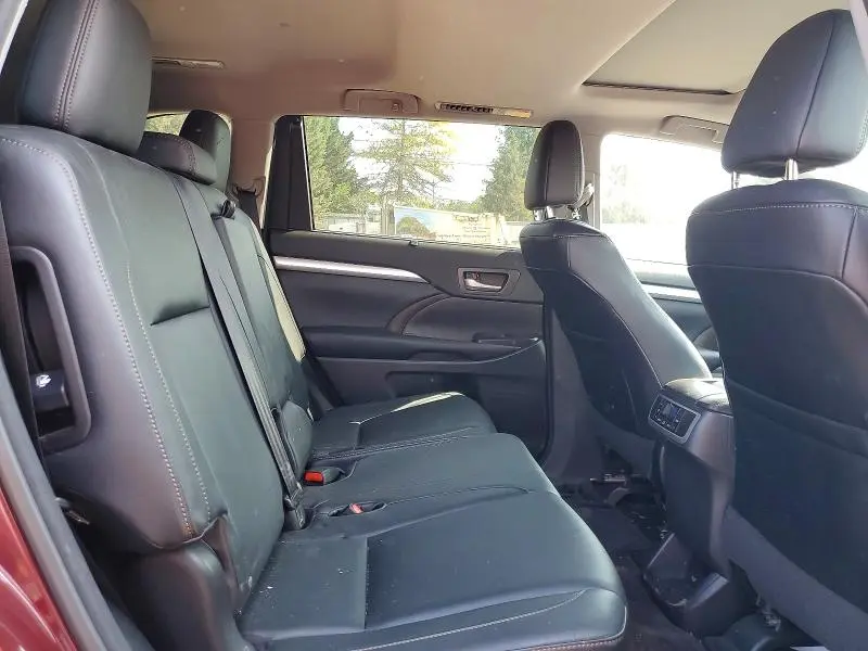 2016 TOYOTA HIGHLANDER XLE  