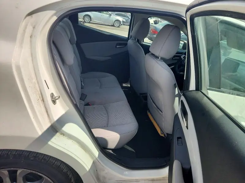 2019 TOYOTA YARIS LE  