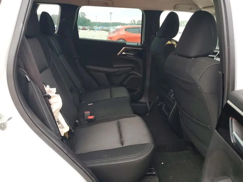 2023 MITSUBISHI OUTLANDER ES  