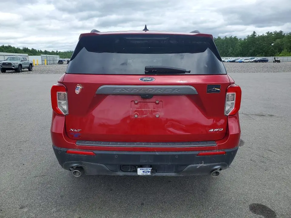 2023 FORD EXPLORER XLT  