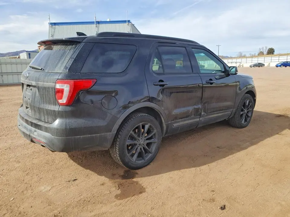 2017 FORD EXPLORER XLT  