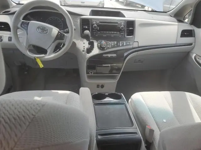 2014 TOYOTA SIENNA LE  