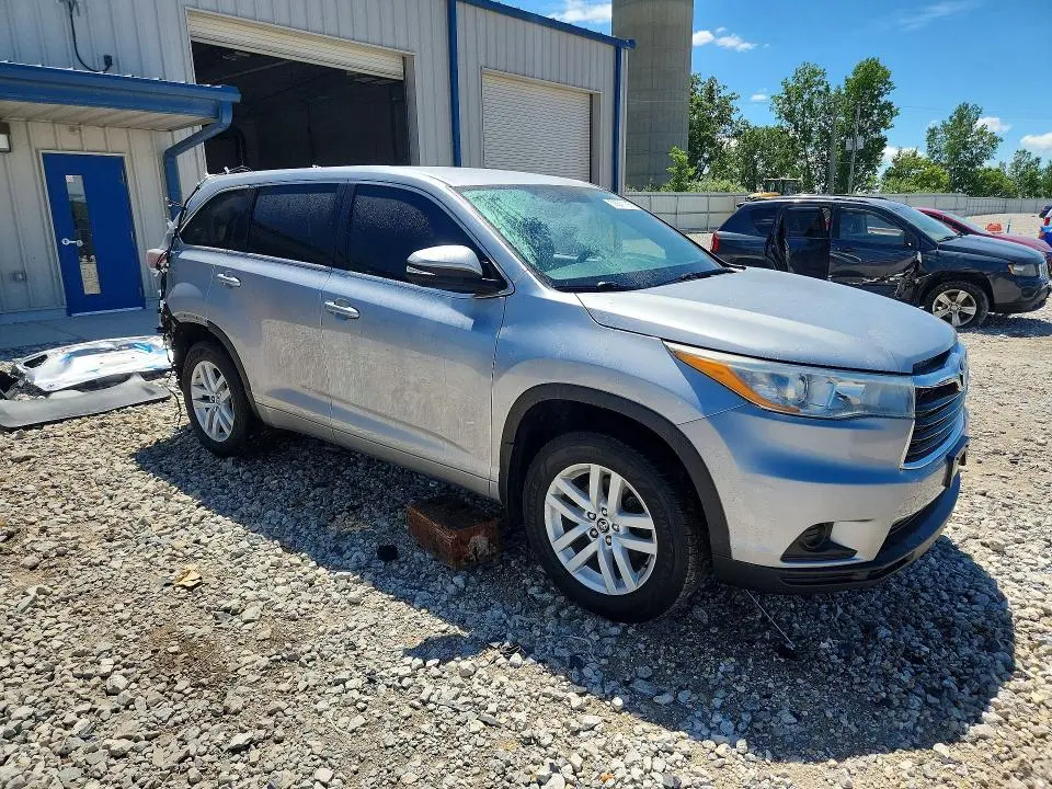 2016 TOYOTA HIGHLANDER LE  