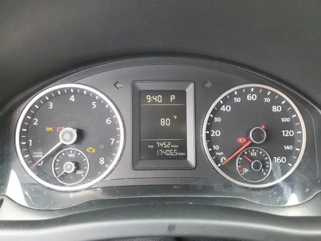 2011 VOLKSWAGEN TIGUAN S  