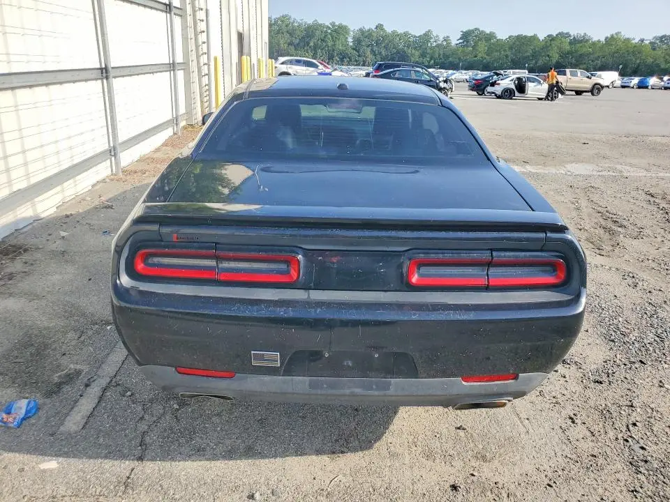 2015 DODGE CHALLENGER SXT  