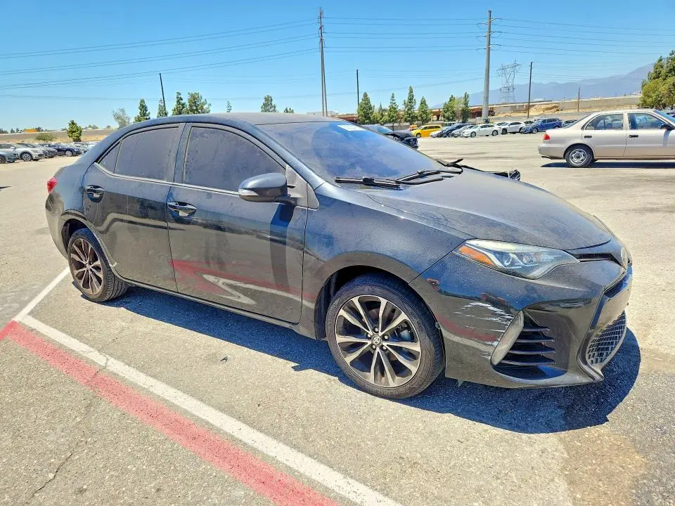 2018 TOYOTA COROLLA SE  