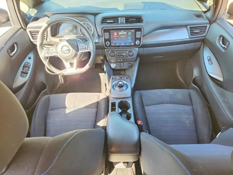 2022 NISSAN LEAF S  