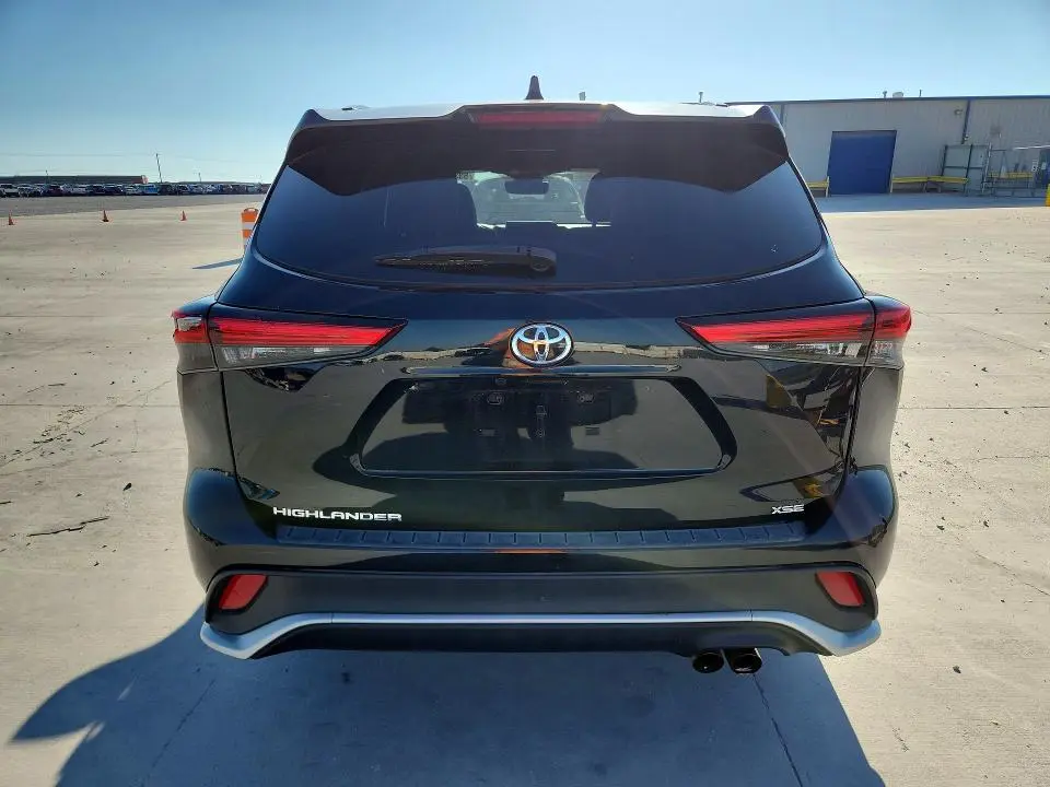 2023 TOYOTA HIGHLANDER XSE  