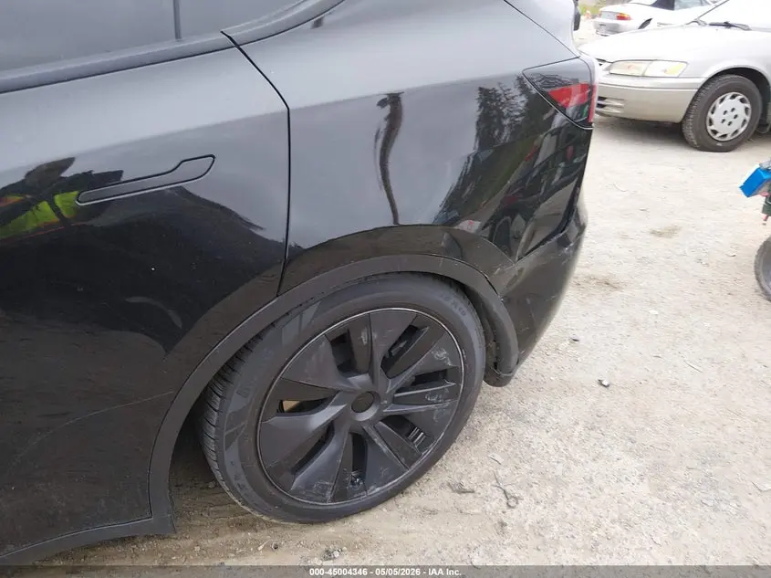 2024 TESLA MODEL Y LONG RANGE SINGLE MOTOR REAR-WHEEL DRIVE/RWD