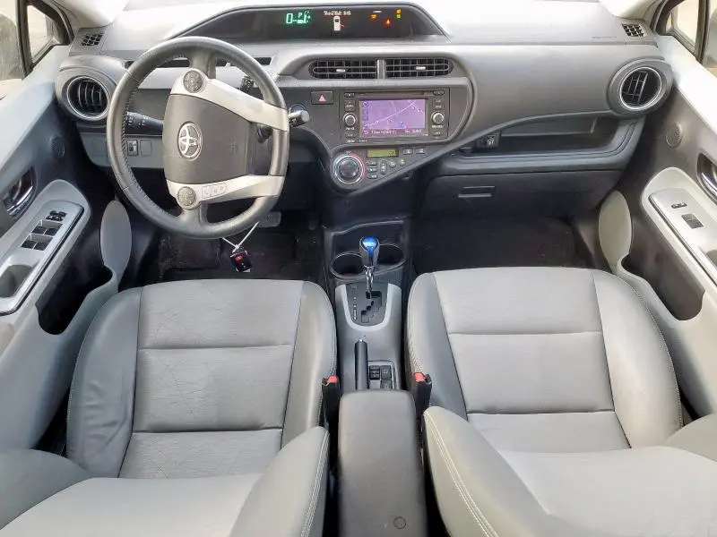 2013 TOYOTA PRIUS C   