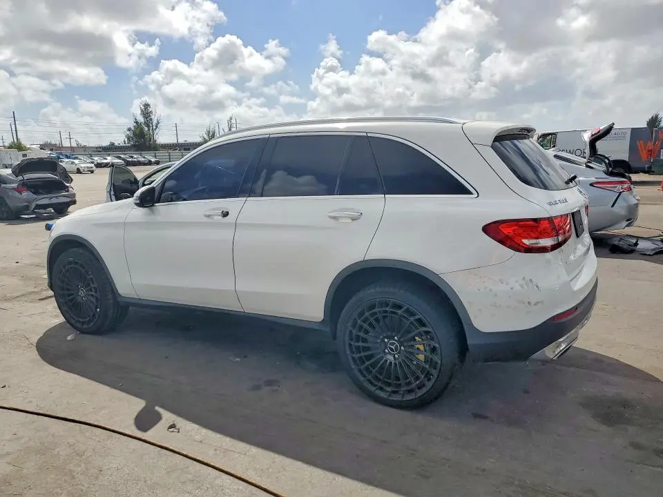 2018 MERCEDES-BENZ GLC 300  