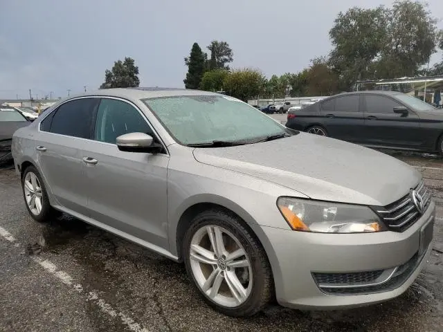 2014 VOLKSWAGEN PASSAT SE  