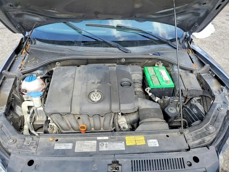 2012 VOLKSWAGEN PASSAT S  