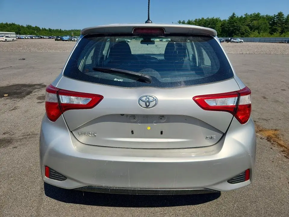2018 TOYOTA YARIS 5-DOOR SE  