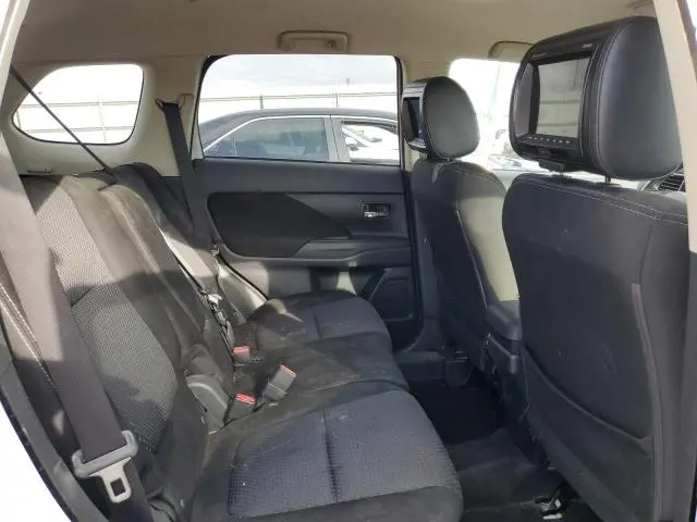 2017 MITSUBISHI OUTLANDER ES