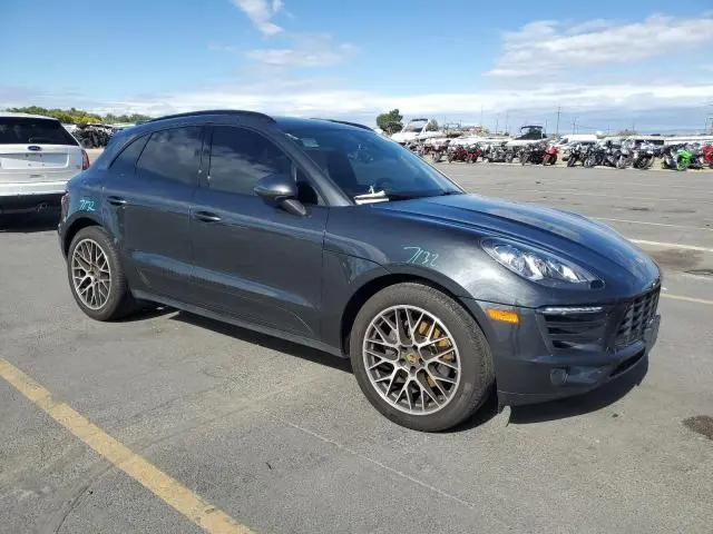 2018 PORSCHE MACAN   