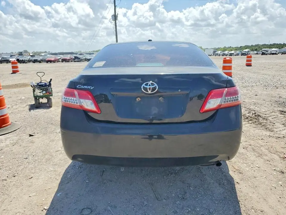 2011 TOYOTA CAMRY BASE  
