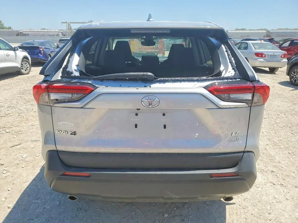 2022 TOYOTA RAV4 LE  
