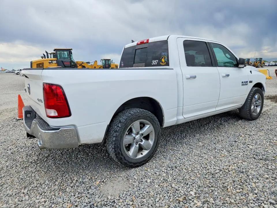 2017 RAM 1500 SLT  