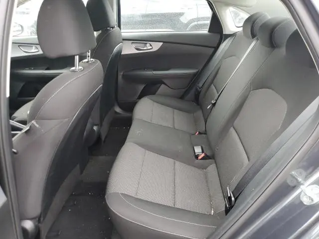 2023 KIA FORTE LX  