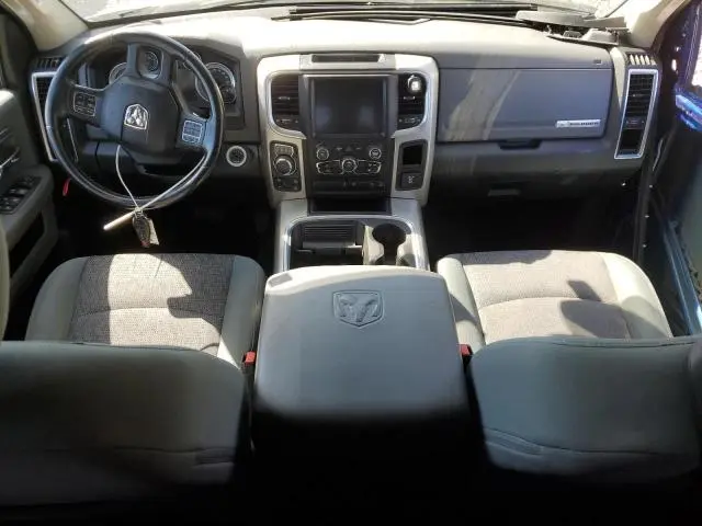 2016 RAM 1500 SLT  