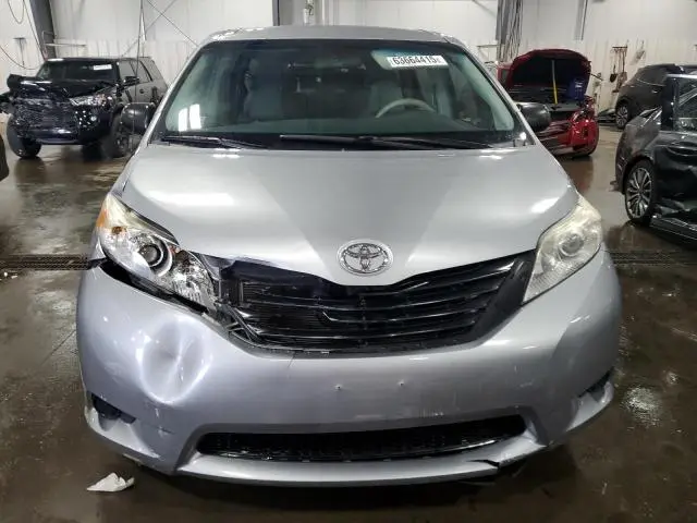 2012 TOYOTA SIENNA   