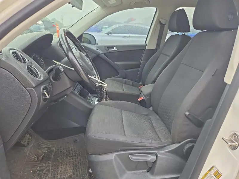 2013 VOLKSWAGEN TIGUAN S  