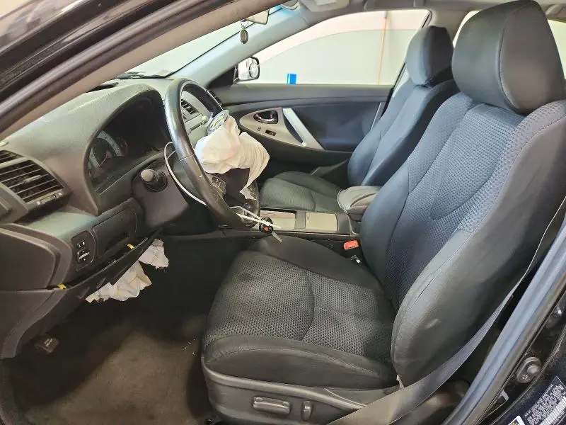 2011 TOYOTA CAMRY SE  