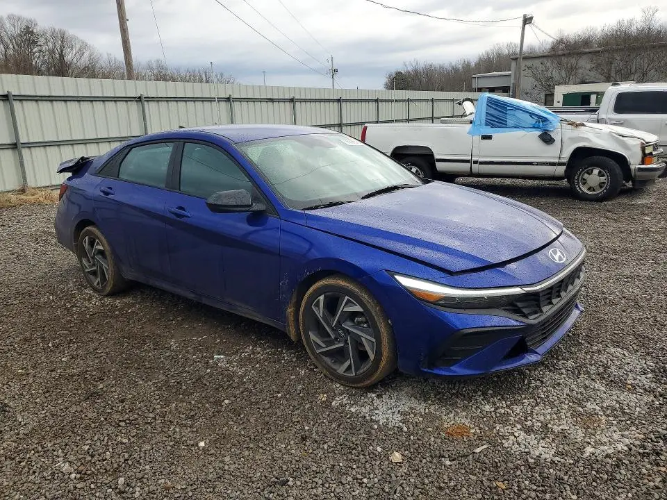 2025 HYUNDAI ELANTRA SEL SPORT  