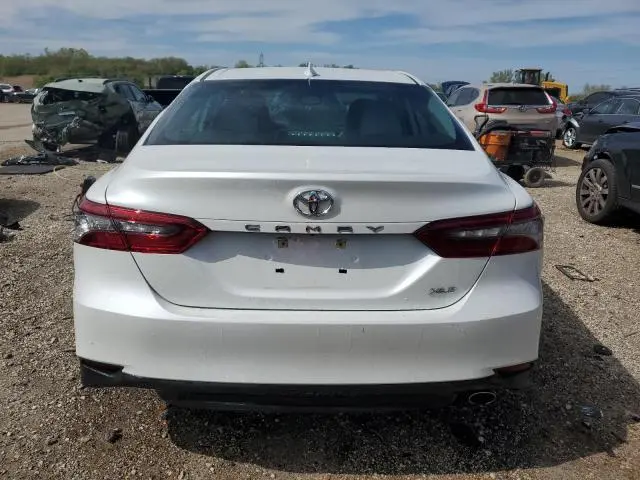 2021 TOYOTA CAMRY XLE  