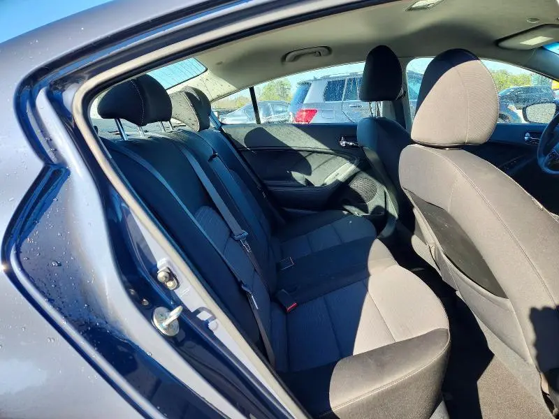 2015 KIA FORTE LX  