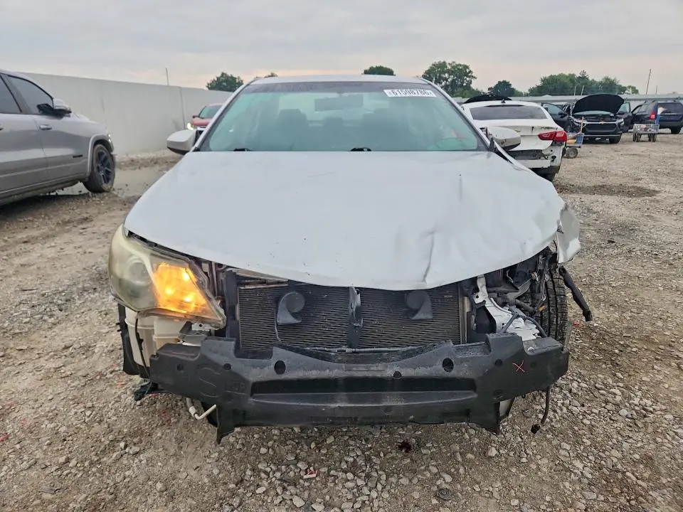 2013 TOYOTA CAMRY SE  