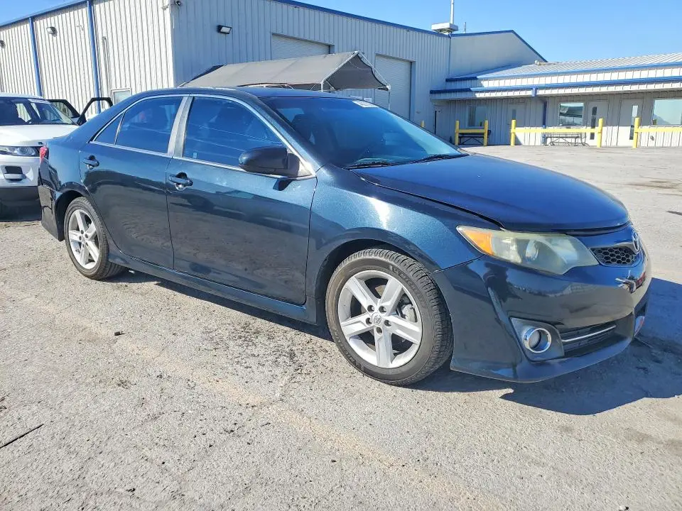 2013 TOYOTA CAMRY SE  